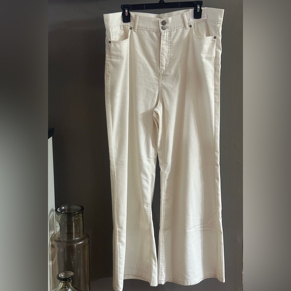 JESSICA SIMPSON PANTS - Picture 3 of 10